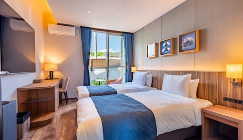 Executive Suite, Non Smoking, Pool View