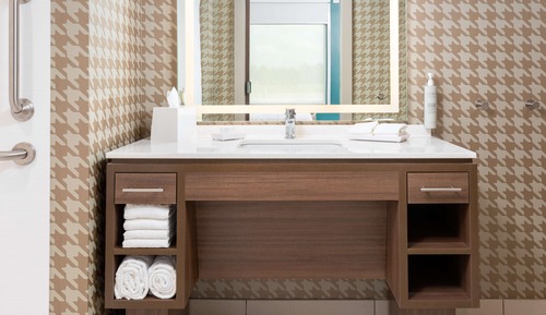 Suite, 1 King Bed, Accessible, Bathtub
