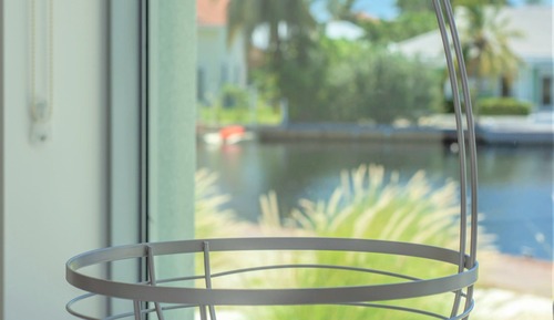 Luxury Apartment, 1 King Bed, Canal View