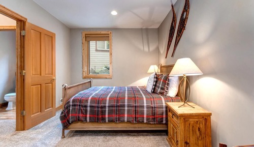 Studio (4 Bedrooms)
