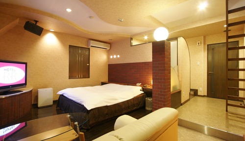 Business Standard Room with Queen-size Bed (C)