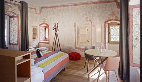 Double Room, Tower
