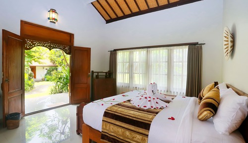 One-Bedroom Villa with Garden View