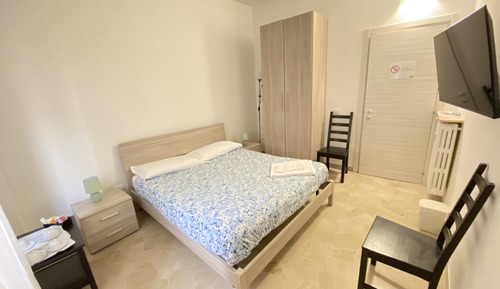 Basic Room (Private External Bathroom)