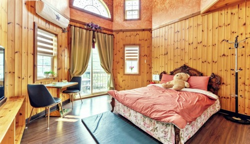 Room (201 - Base 2 pax)