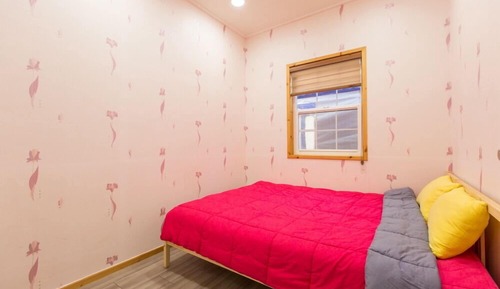 Room (Andante)
