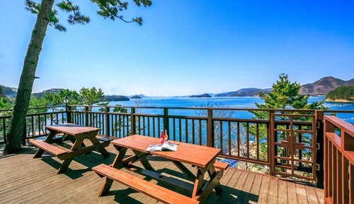 Room (Beach-dong 102)