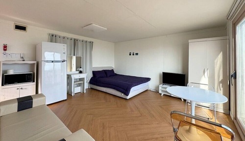 Room (Ineo Gongju)