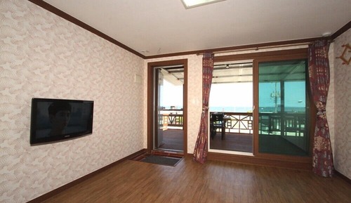 Room (Mokdan)