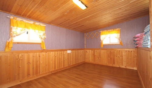Room (Jangmi)