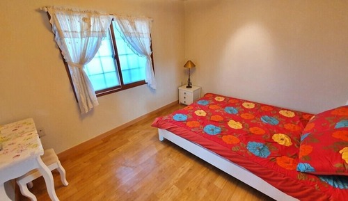 Room (Hanako)