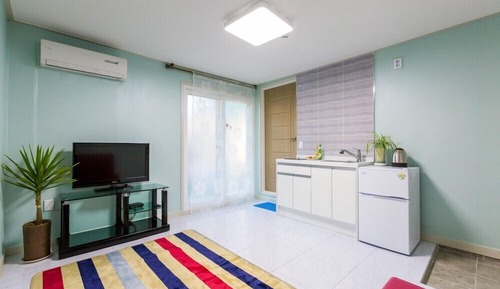 Room (Bom)