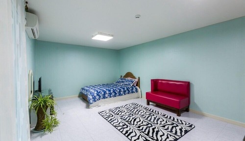 Room (Geoul)