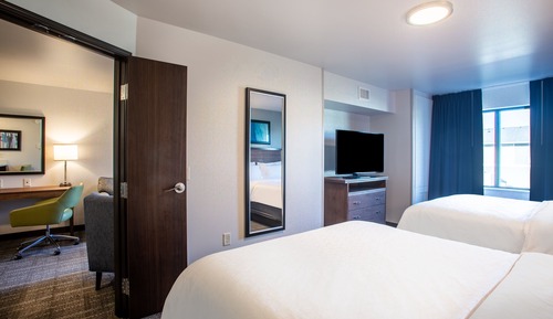 Suite, 2 Bedrooms, Kitchen