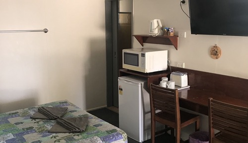Queen Bed and Single Bed