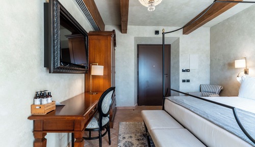 Pool Premium Suite