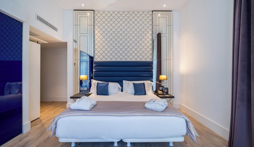 Superior Double or Twin Room (Corner)