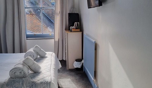 Comfort Double Room, Ensuite, Garden View (Sunflower Room)
