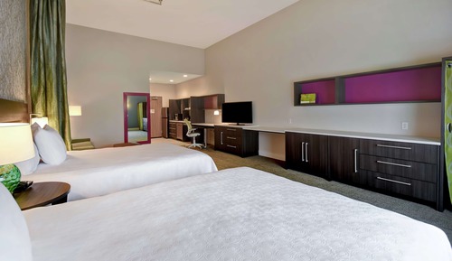 Studio, 2 Queen Beds, Accessible (Roll-In Shower)