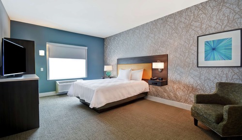 Suite, 1 Queen Bed, Accessible (Hearing)