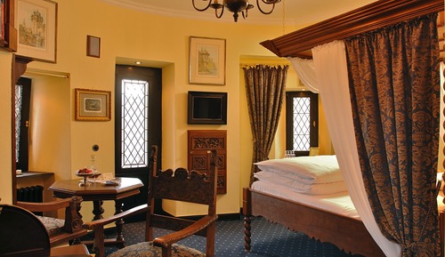 Romantic Double Room, Tower