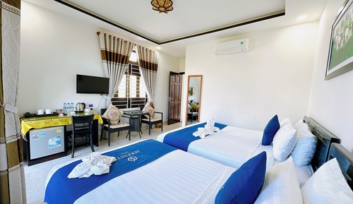 Deluxe Triple Room, City View