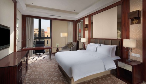 Deluxe Room, 1 King Bed, Smoking