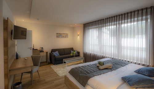 Deluxe Suite, Private Bathroom