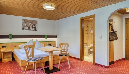 Economy Room, Annex Building