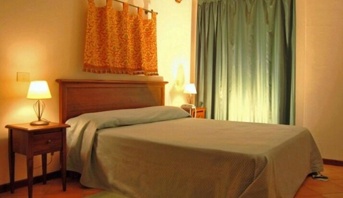 Single Room (205)