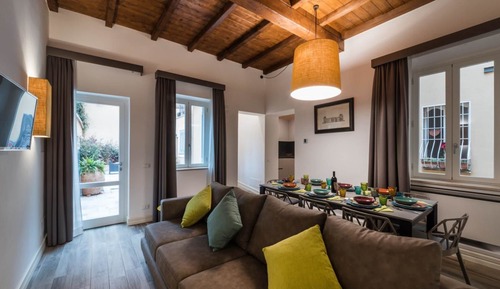 Apartment (5 Bedrooms)