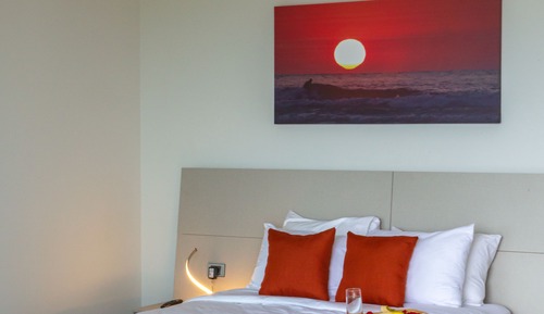 Deluxe Triple Room, 3 Bedrooms, Kitchen, Poolside (2)