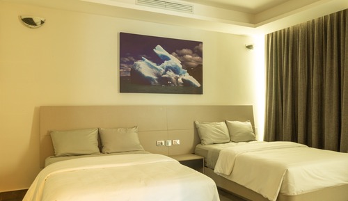 Luxury Apartment, 3 Bedrooms, Jetted Tub