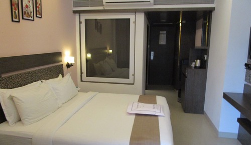 Executive Room, 1 Double or 2 Twin Beds