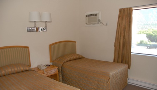 Room, 2 Twin Beds, Private Bathroom
