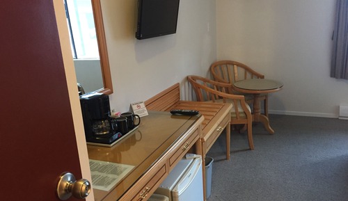 Room, 3 Twin Beds, Private Bathroom
