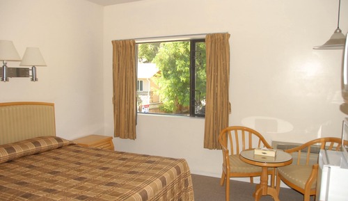 Room, 1 Queen Bed, Private Bathroom