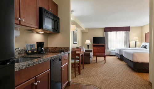 Suite, 2 Queen Beds, Non Smoking