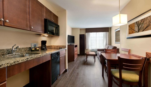 Suite, 1 Queen Bed, Accessible, Smoking (One-Bedroom Suite)