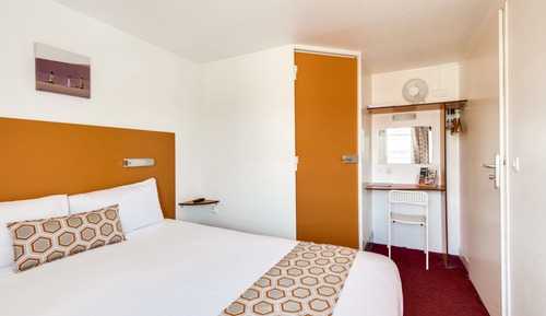 Double Room, 1 Queen Bed