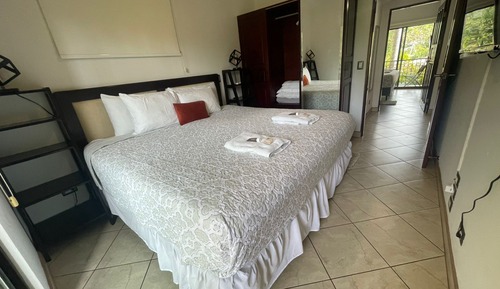 Deluxe Condo, Pool View