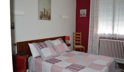 Chambre simple côté jardin