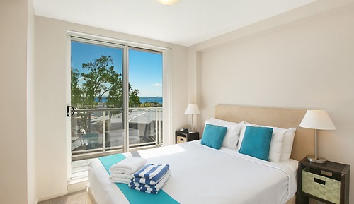 3 Bedroom 2 Bathroom Water Aspect Penthouse