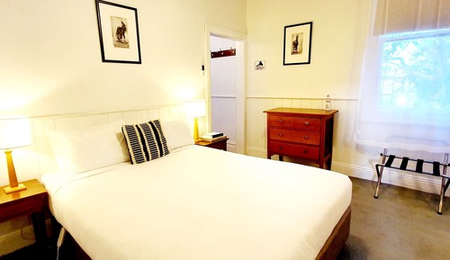 Queen Room 18 (Guesthouse)