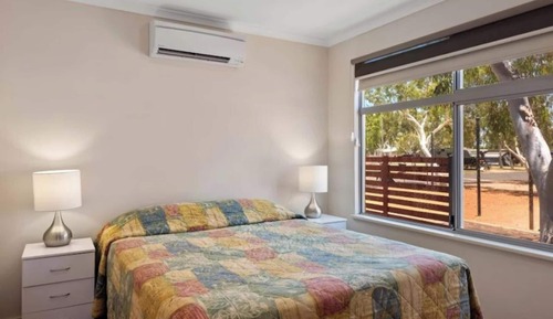 Deluxe 1 Bedroom Cabin
