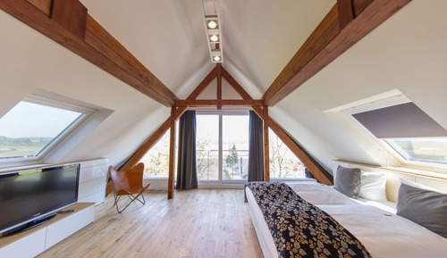 Suite (OnTheTop)