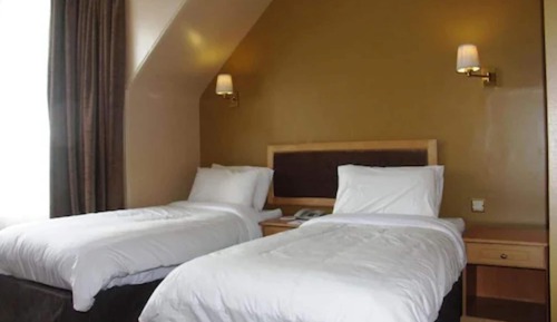 Standard Twin Room