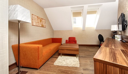Suite, Multiple Beds (Additional Living Area)