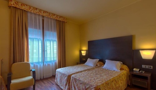 Economy Triple Room