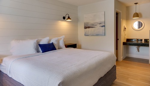 Standard Room, 1 King Bed